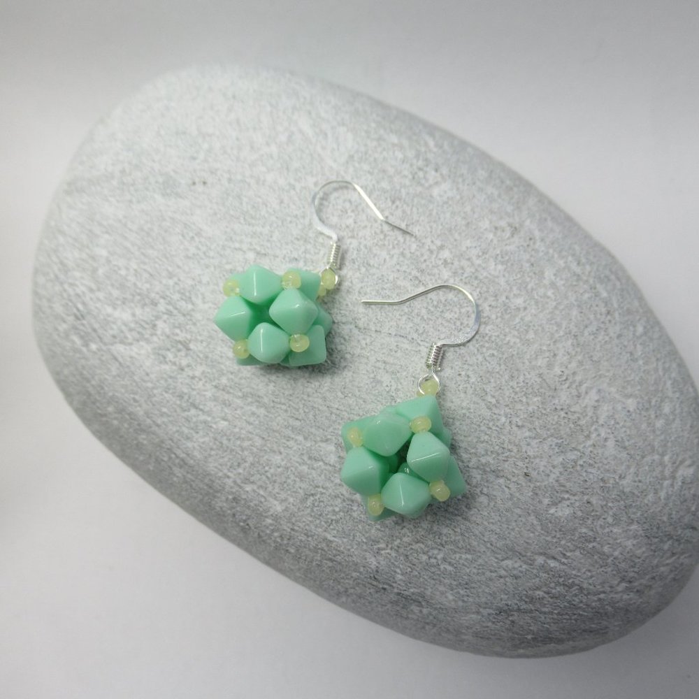 Uranium glass beaded bead earrings - Picture 11 of 16